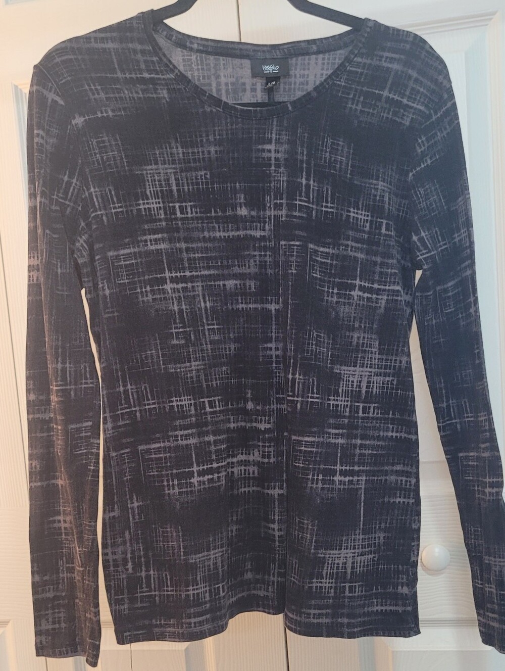 Mossimo Black & Gray Long Sleeve Tee